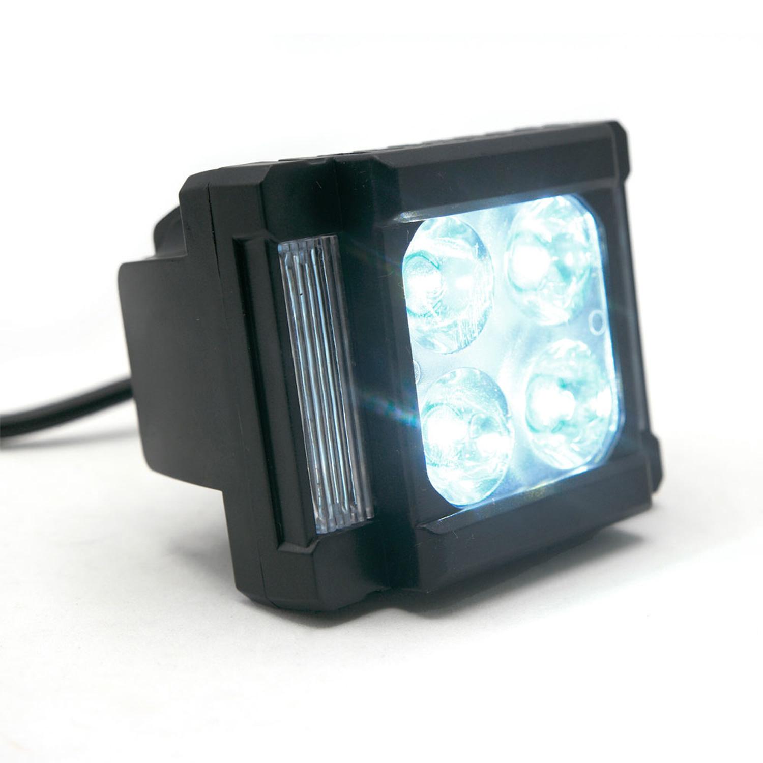 FARO AUXILIAR CUADRADO 4 LED ESTROBO, ALTA, BAJA PARA MOTOCICLETA